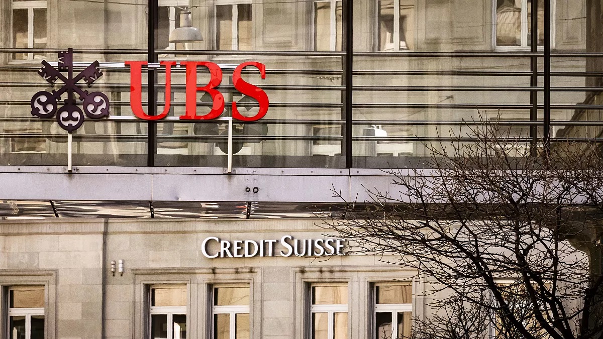 رئيس البنك المركزي السويسري يحث UBS على زيادة رأس المال
